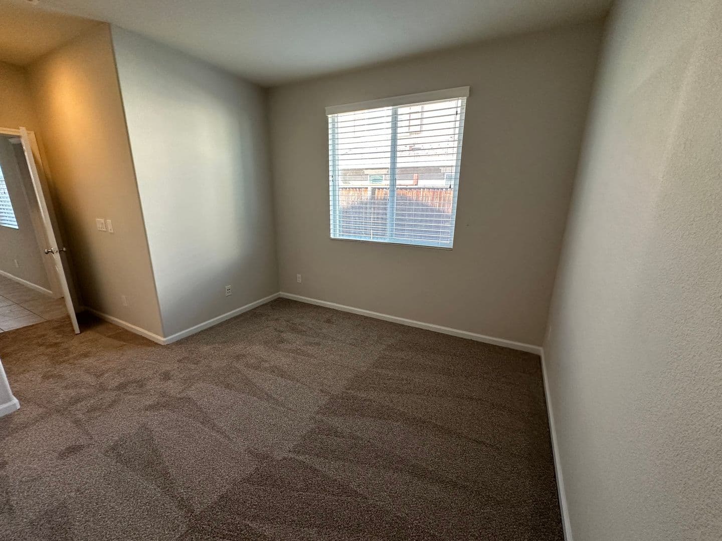 Mountain House House: 263 W Santa Clara Dr