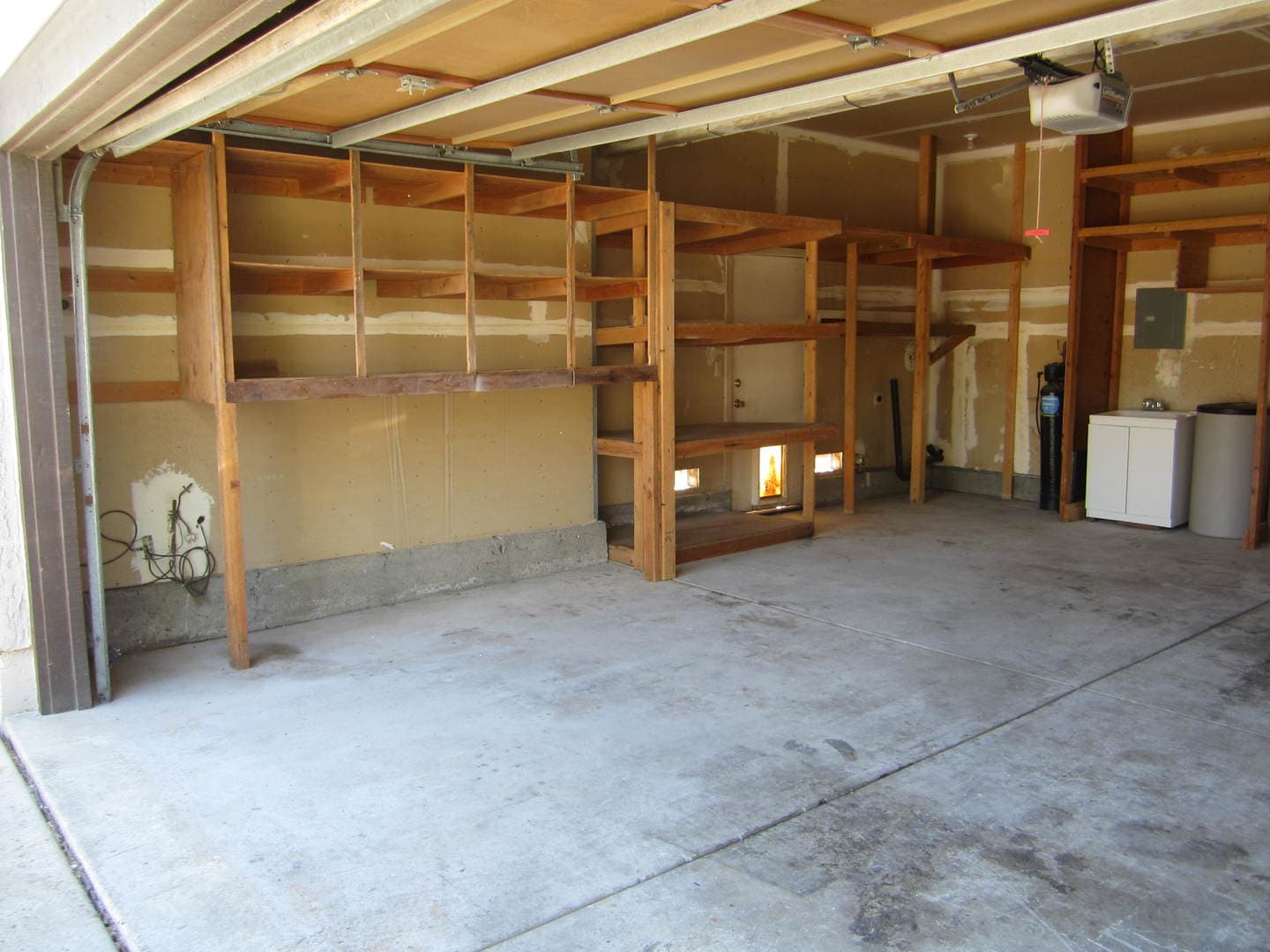 Brentwood House: 920 Doeskin Ter
