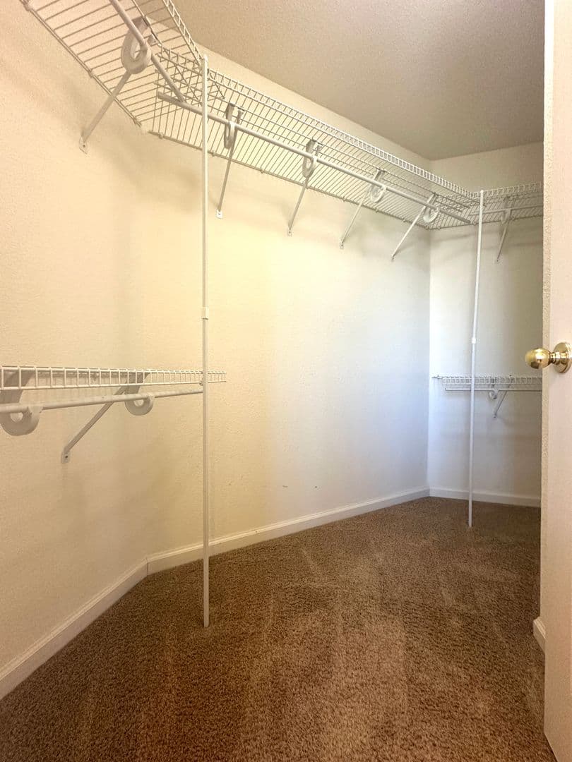 Brentwood House: 235 Brushwood Pl