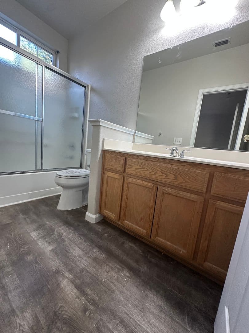 Tracy House: 1541 Peony Dr