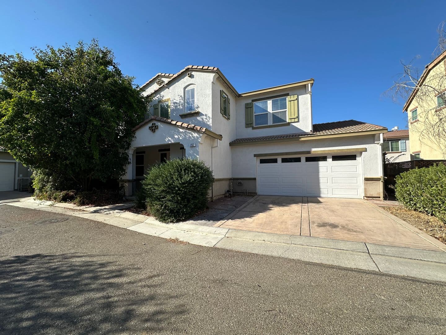 Mountain House House: 263 W Santa Clara Dr