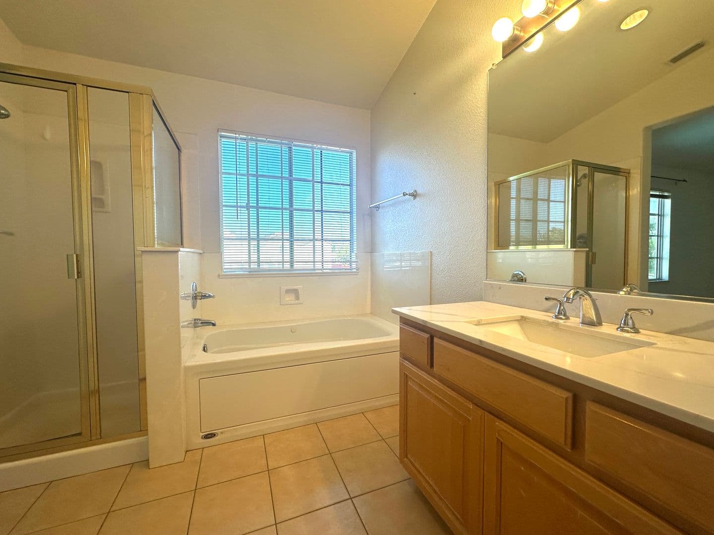 Brentwood House: 235 Brushwood Pl
