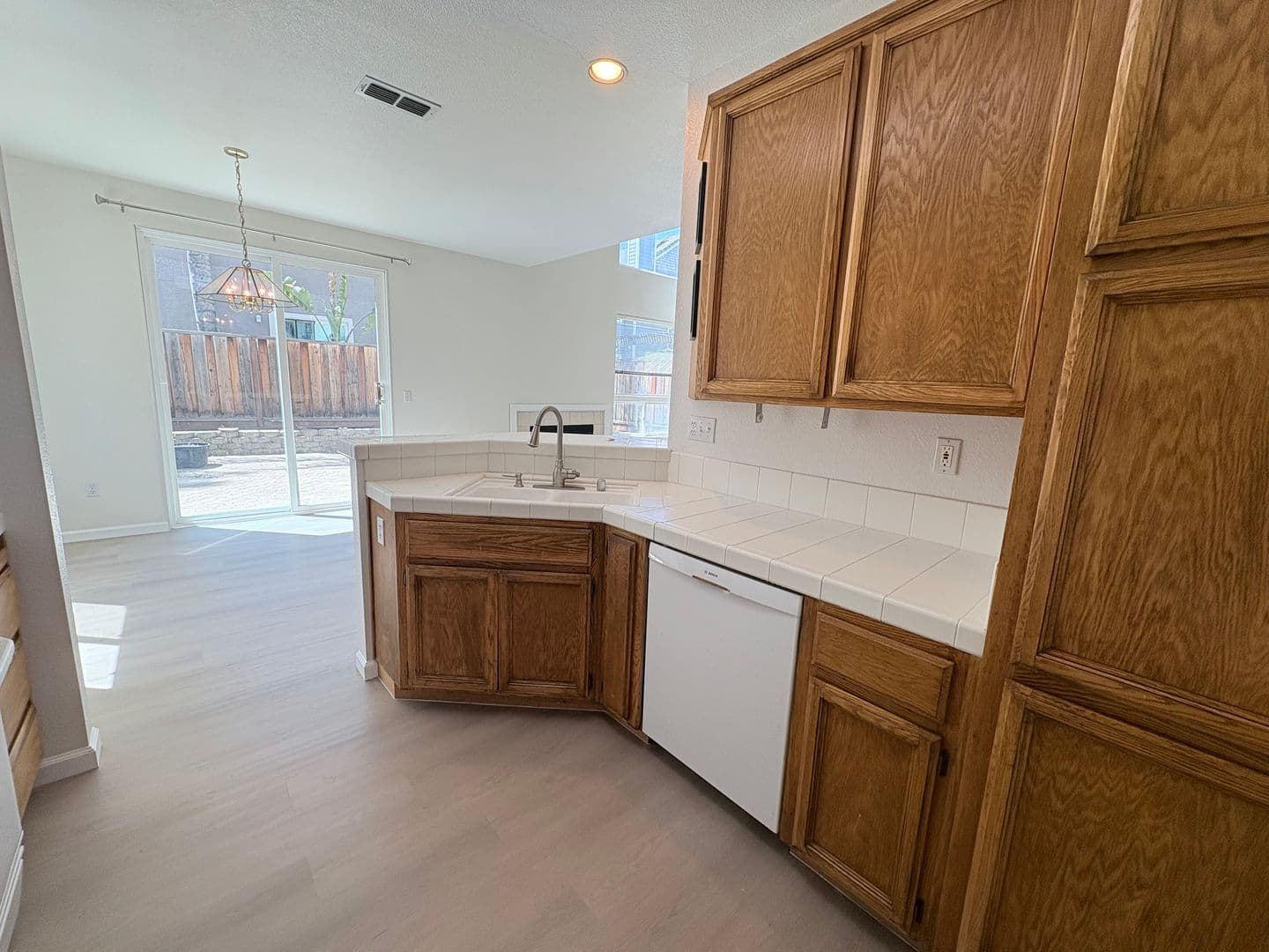 Brentwood House: 1088 Glenwillow Dr