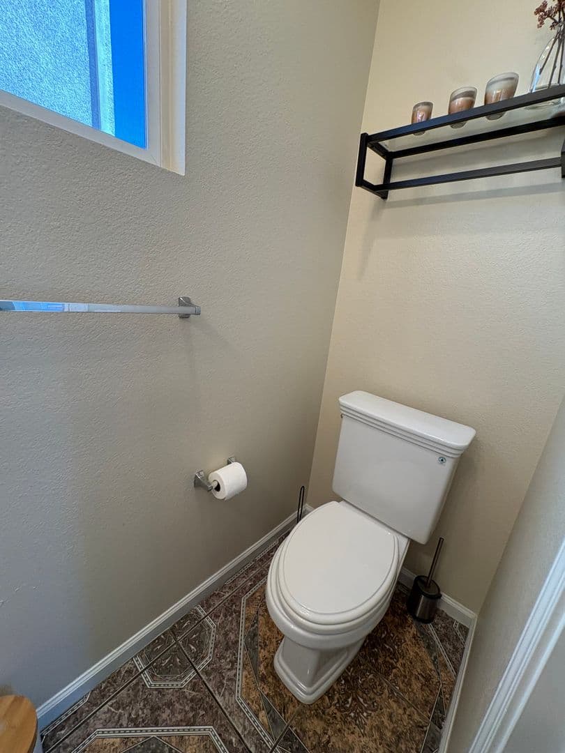 Pittsburg House: 687 Rockspray Cir