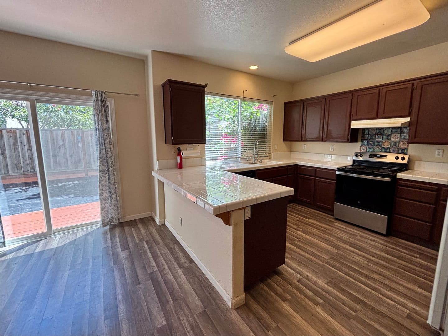 Brentwood House: 1830 Highland Way
