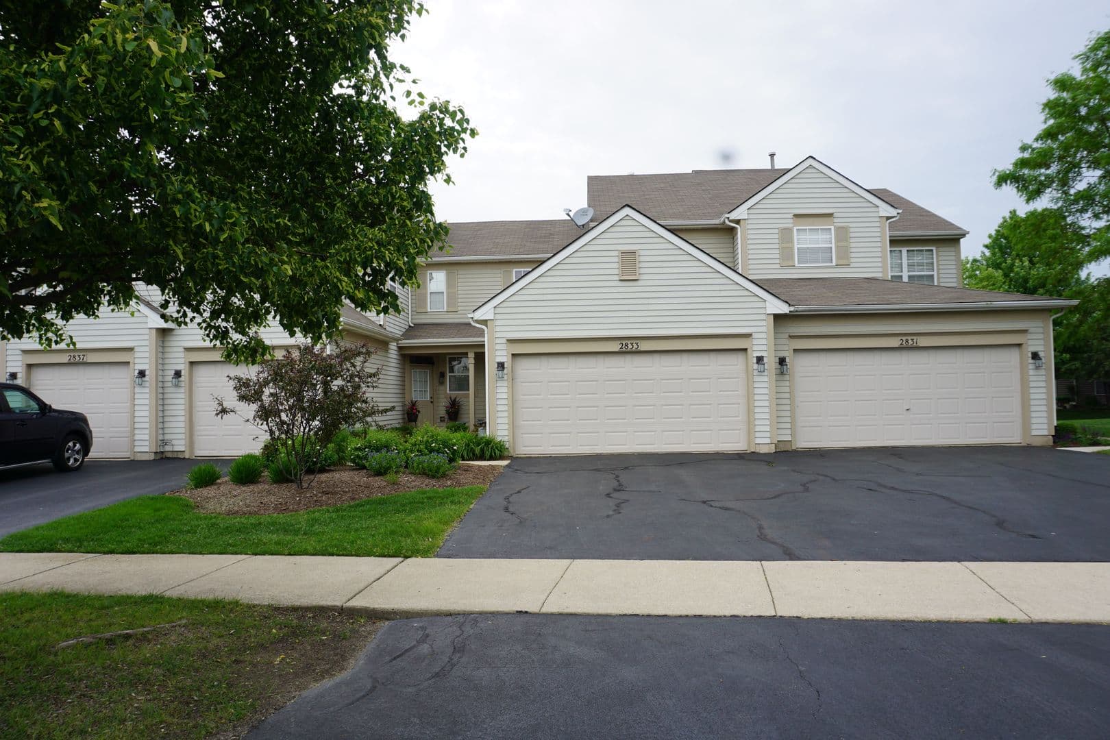 Naperville House: 2833 Vernal Lane