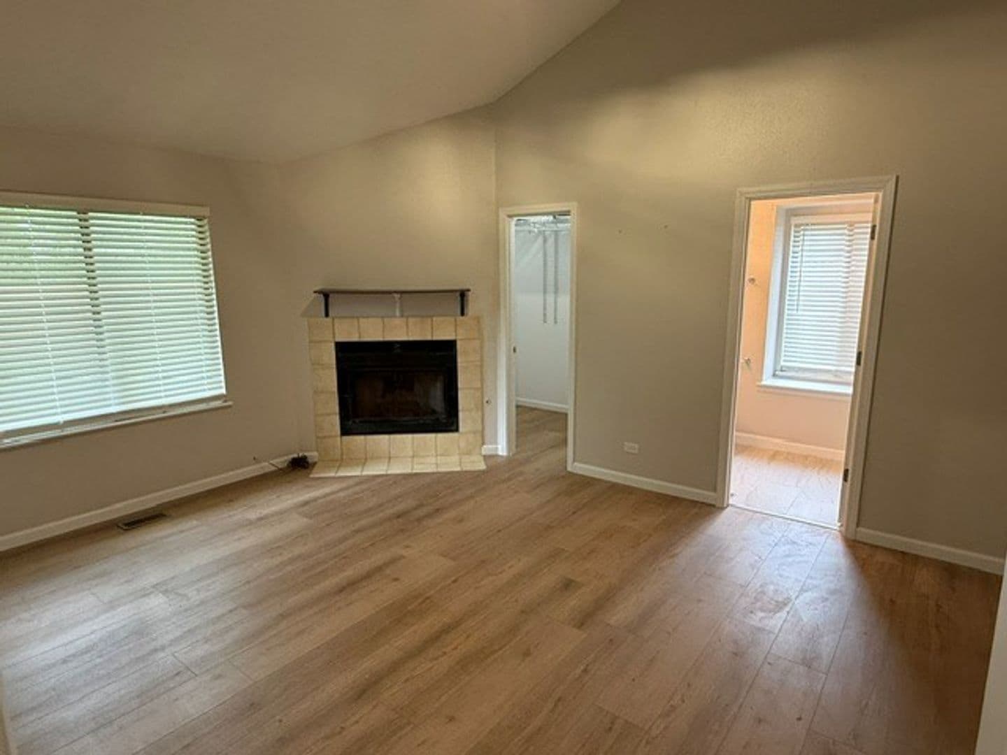 Aurora House: 3064 Long Grove Ln Unit 3064