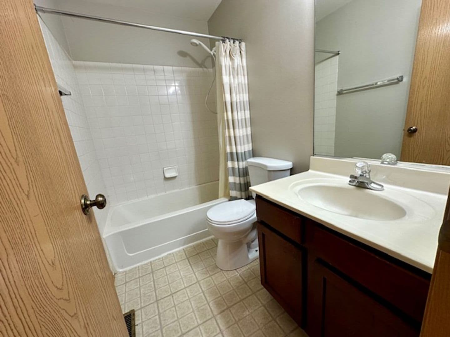 Naperville House: 2833 Vernal Lane
