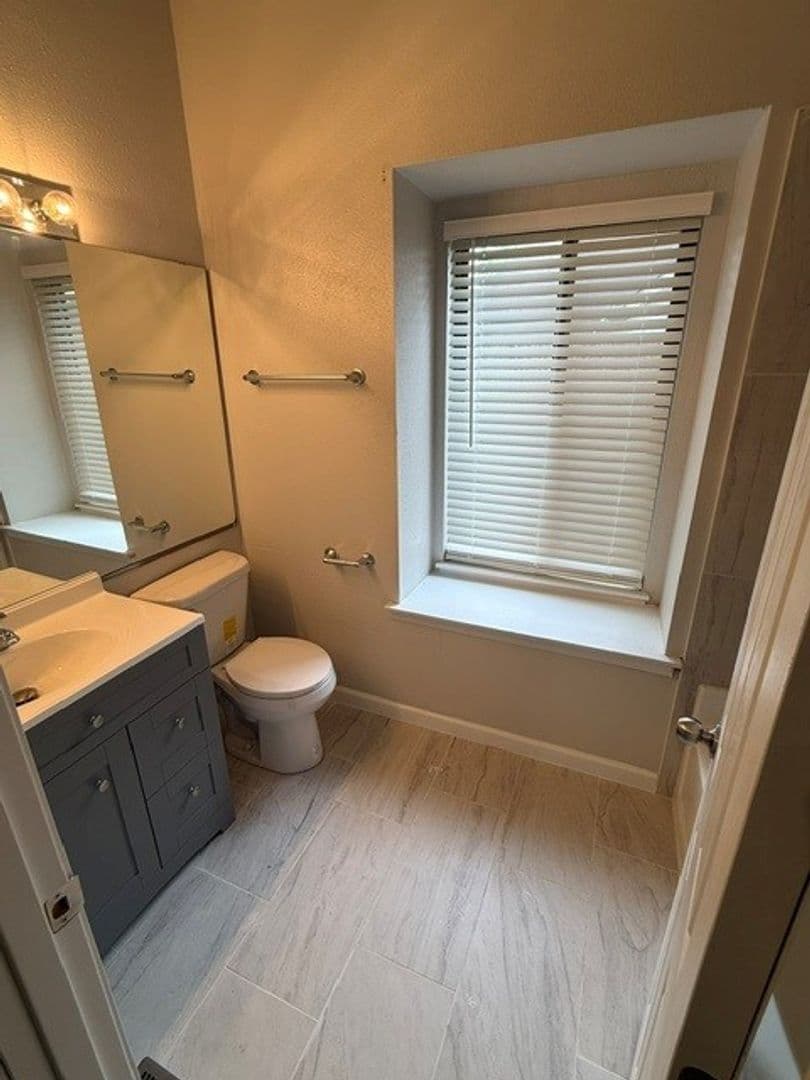 Aurora House: 3064 Long Grove Ln Unit 3064