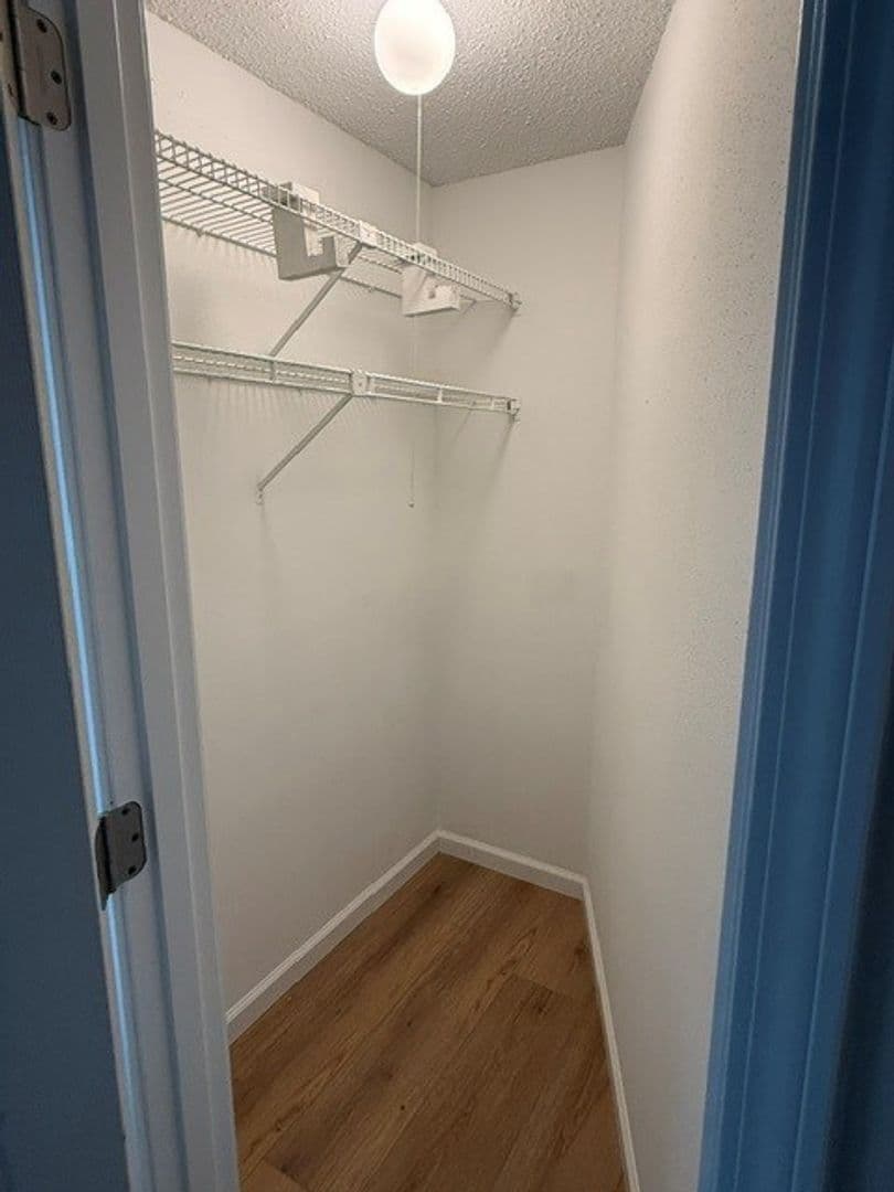 Aurora House: 3064 Long Grove Ln Unit 3064