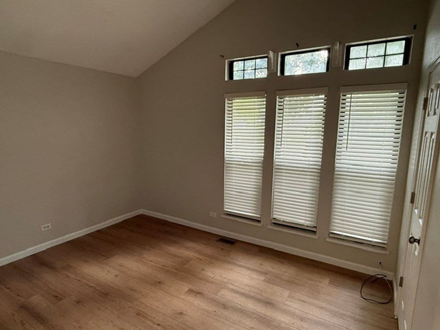 Aurora House: 3064 Long Grove Ln Unit 3064