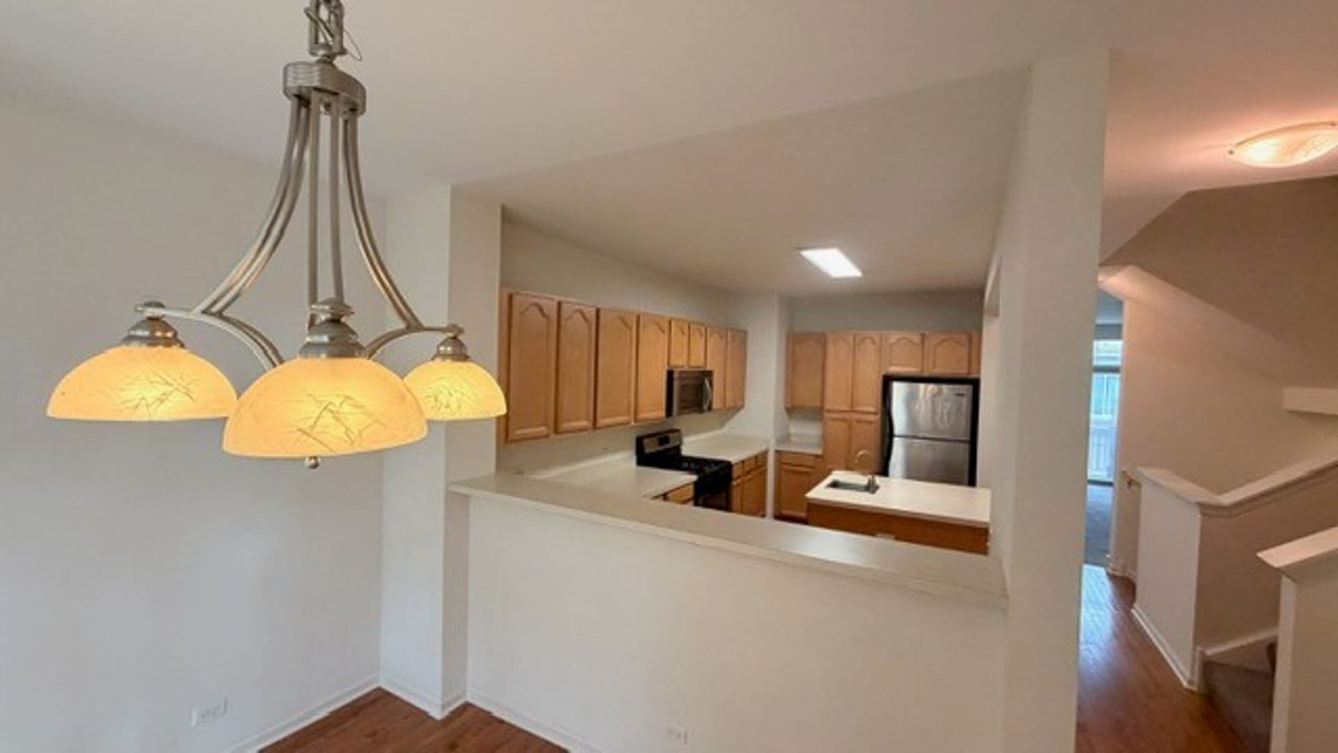Vernon Hills House: 717 N Keystone Ln