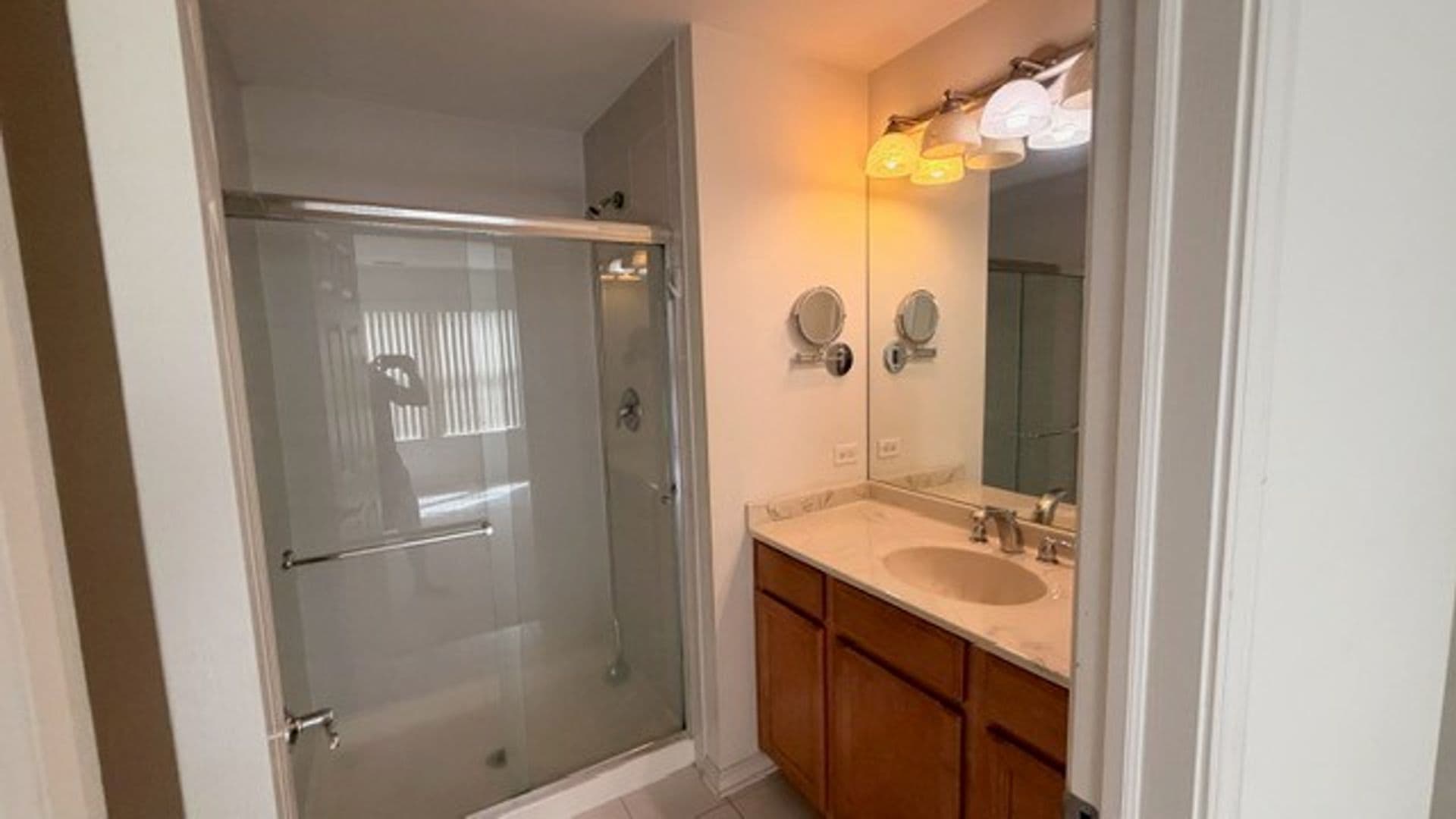 Vernon Hills House: 717 N Keystone Ln