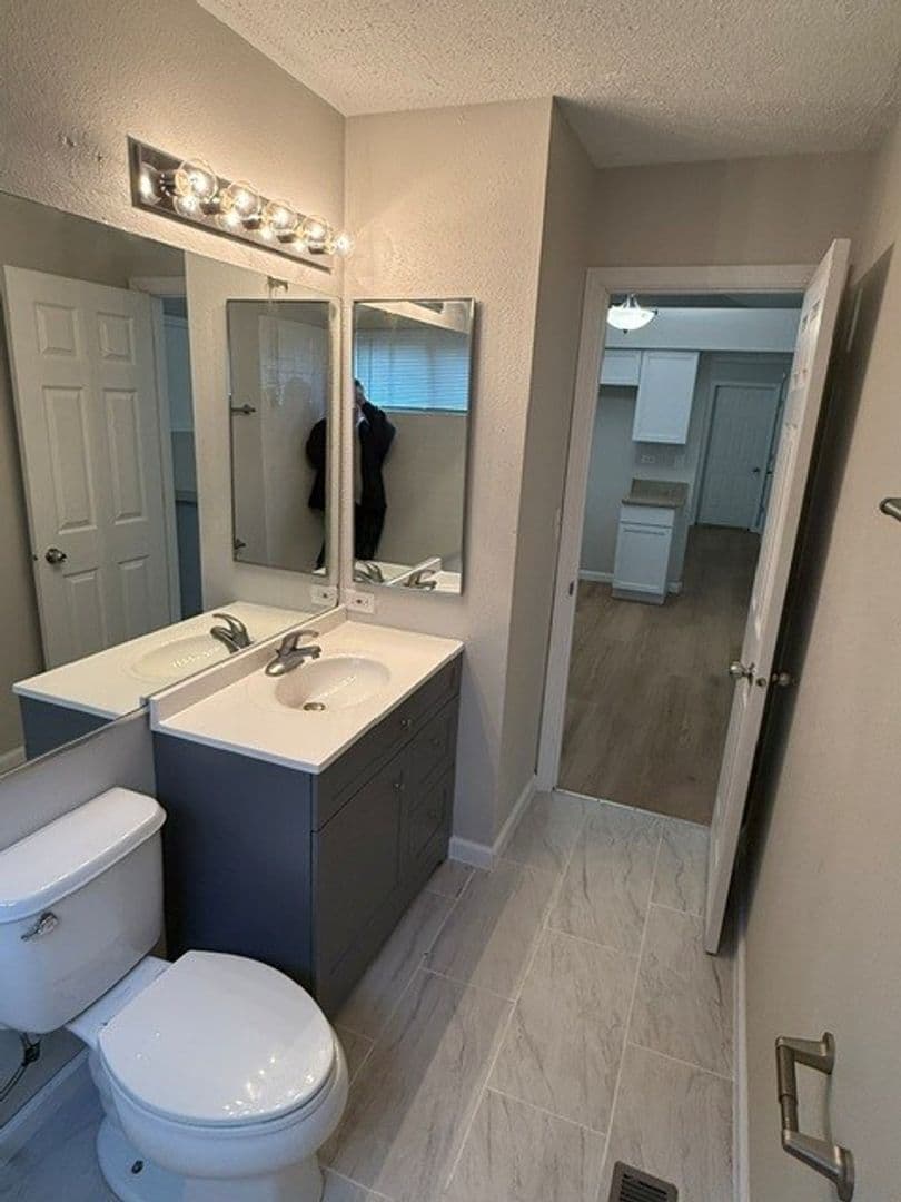 Aurora House: 3064 Long Grove Ln Unit 3064