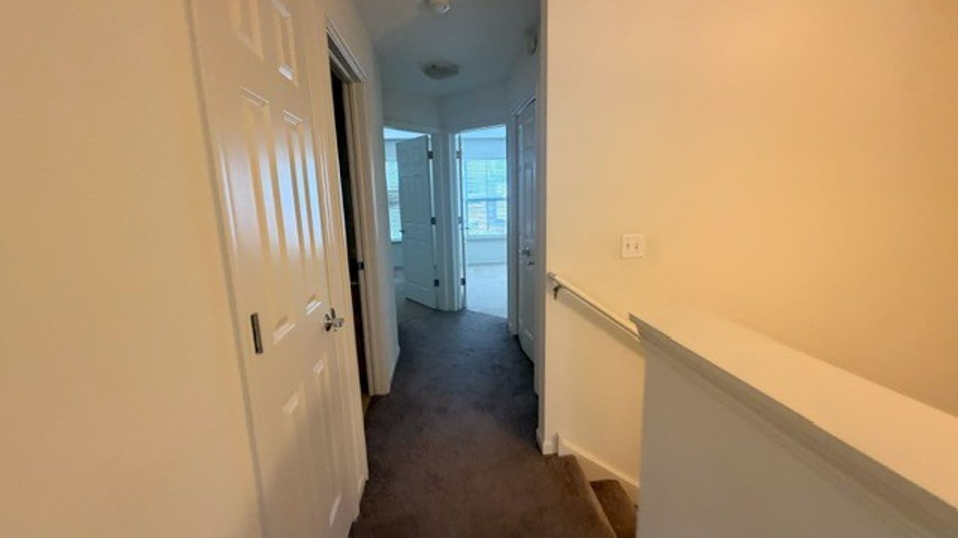 Vernon Hills House: 717 N Keystone Ln