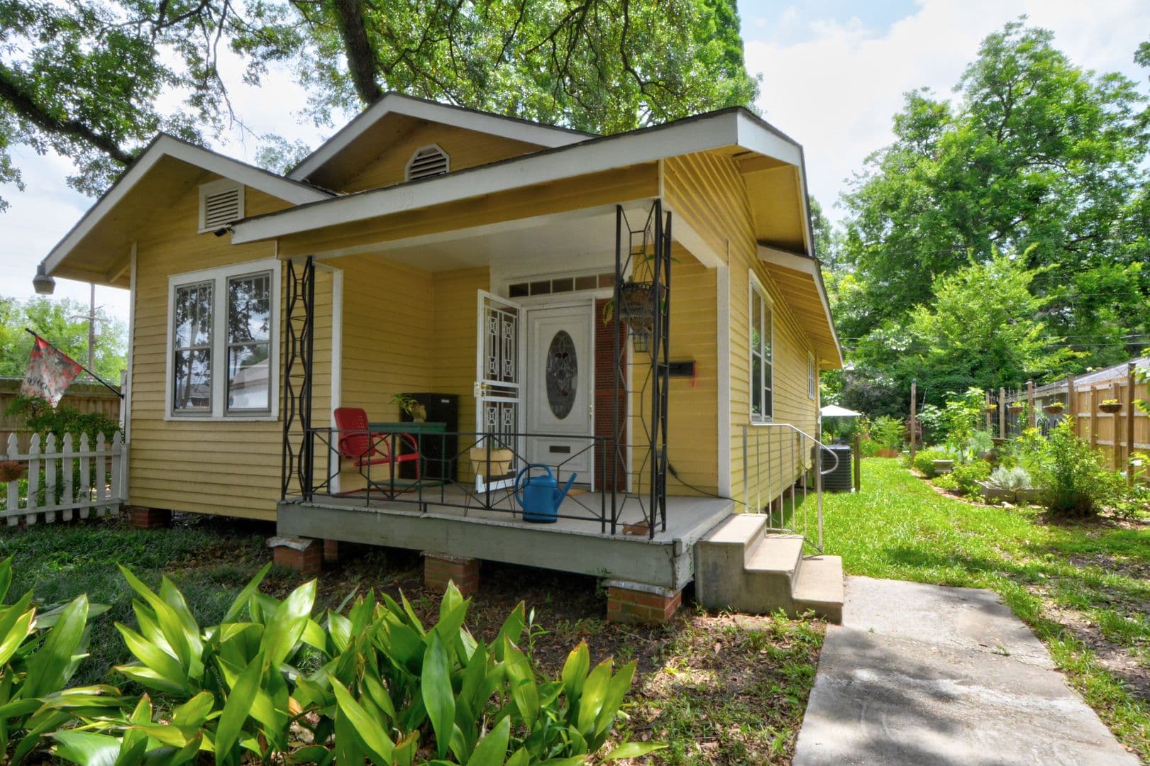 Baton Rouge House: 133 St Rose Ave