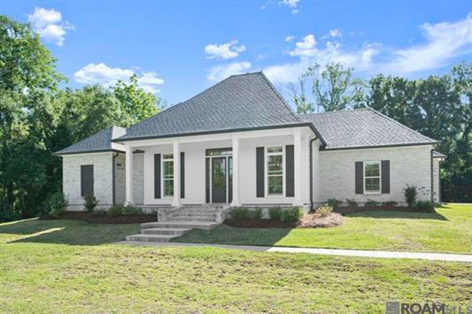 St Amant House: 10290 Bayou Crossing