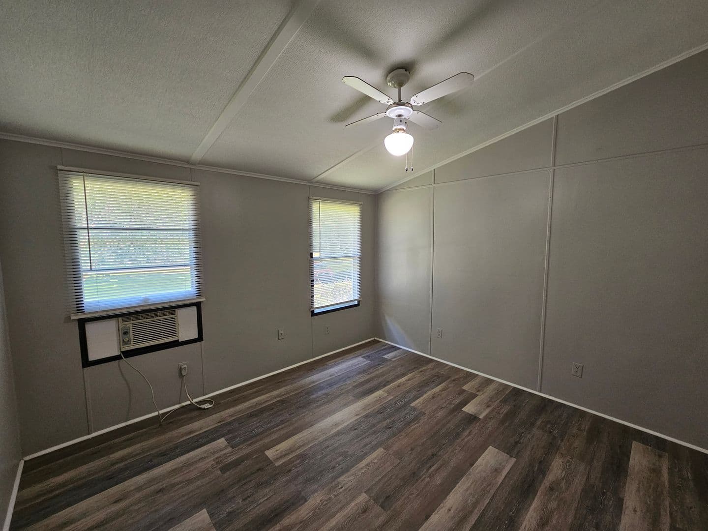 Denham Springs House: 14655 Lucien St