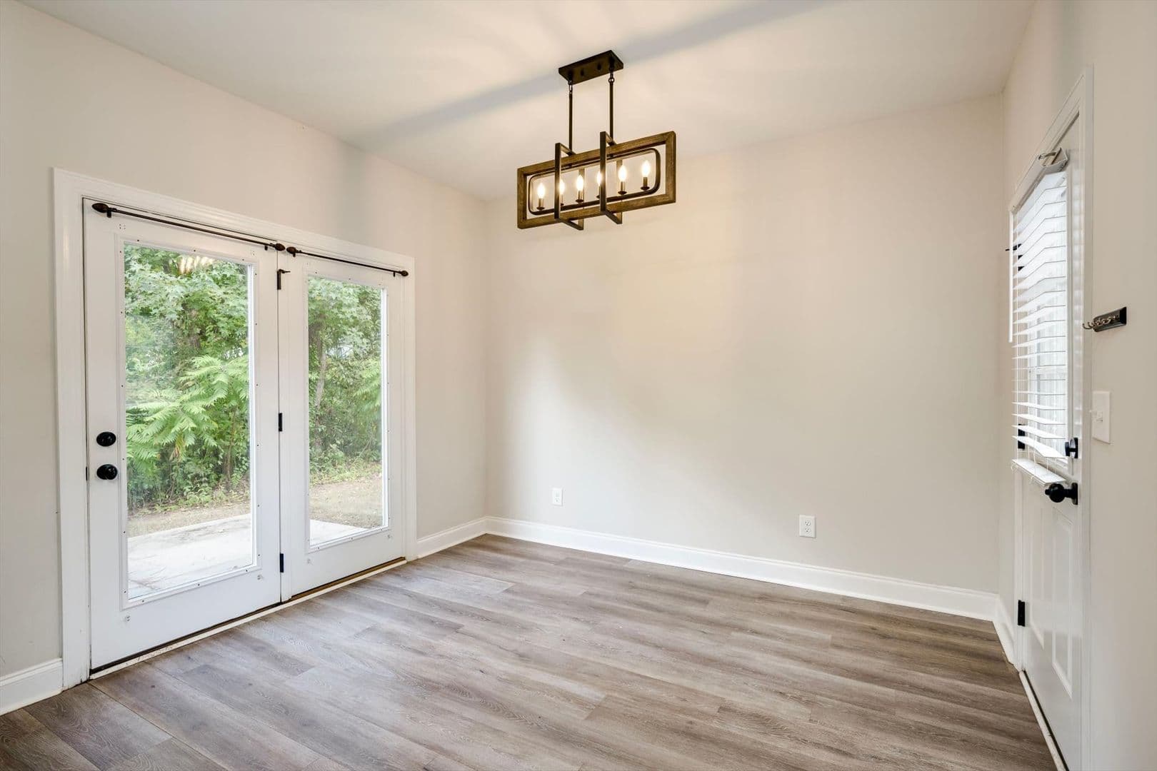 Dearing House: 161 Moore Ave