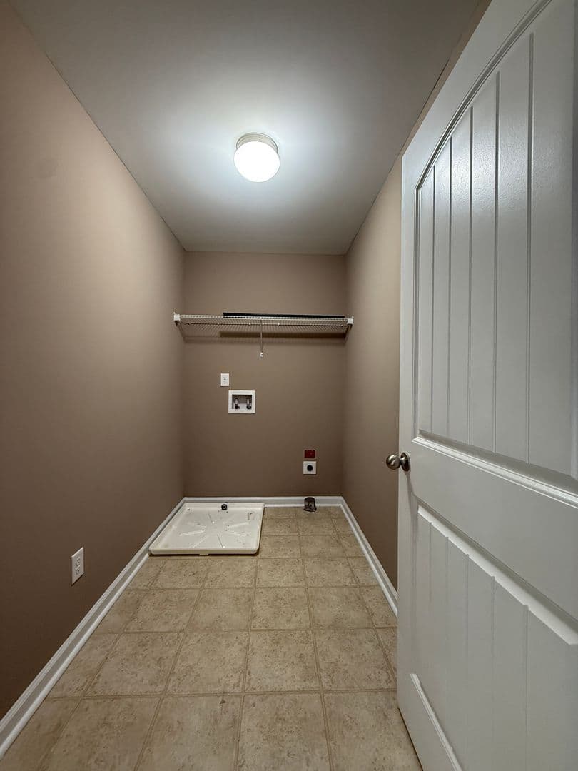 Evans House: 255 Tulip Dr