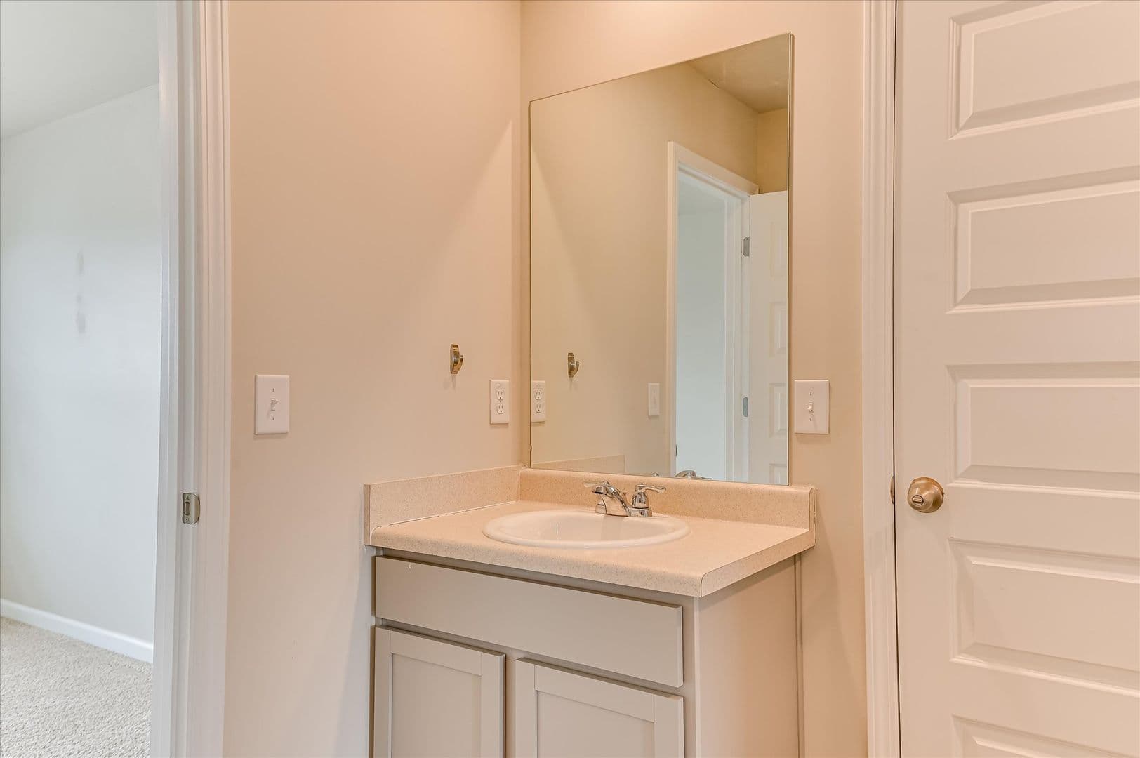 Augusta House: 462 Furlough Dr