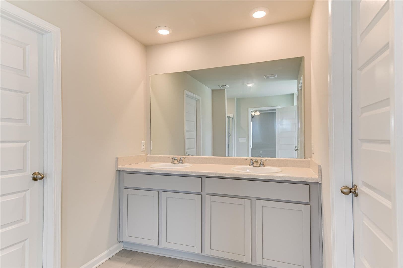 Augusta House: 462 Furlough Dr