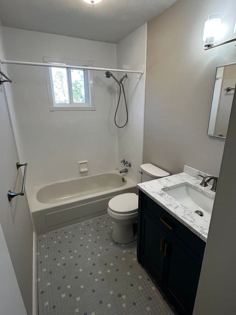Martnez House: 429 Old Anderson Road