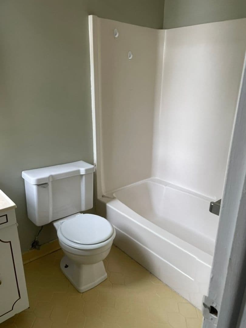 Harlem Condo: 170 N Hicks St Unit 4