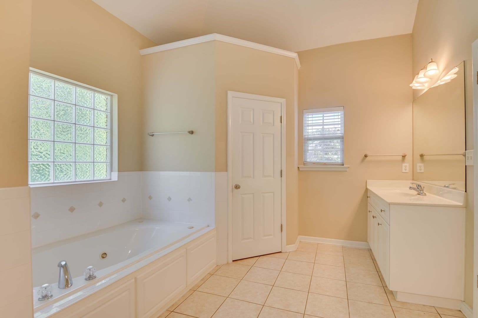 Evans House: 2072 Wythe Drive