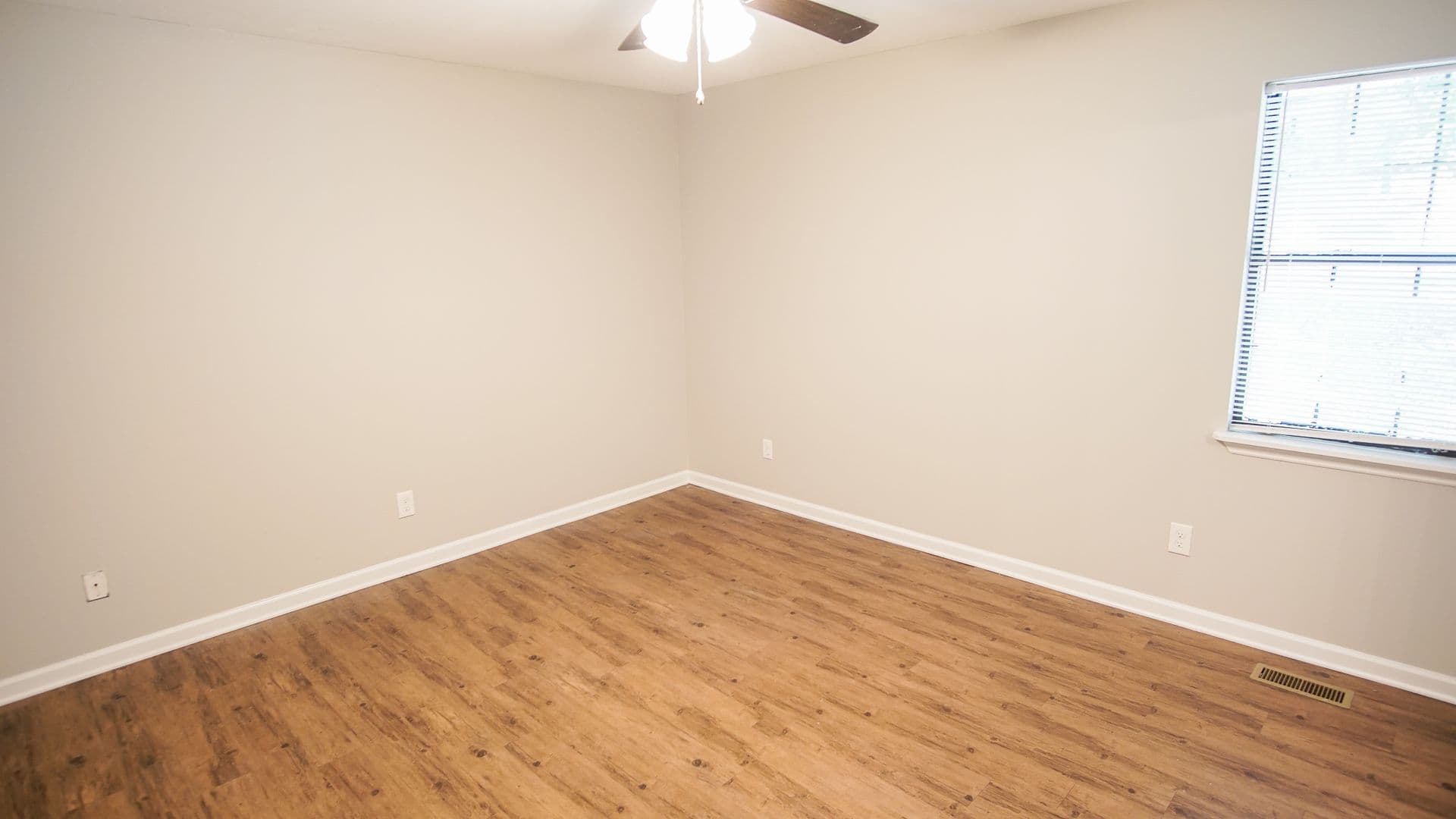 Martinez House: 344 Stagecoach Way