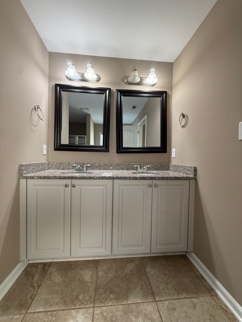 Evans House: 255 Tulip Dr