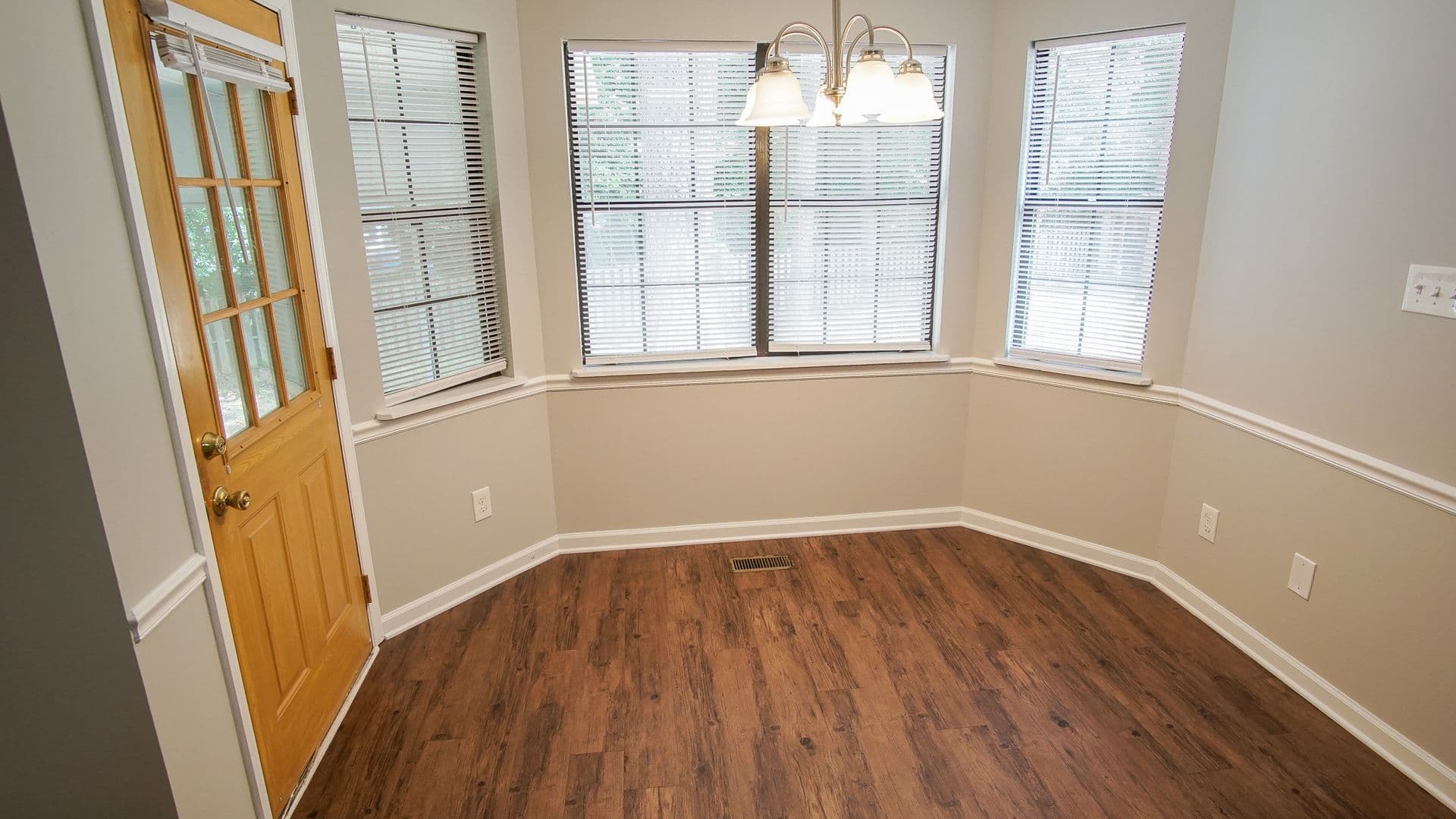 Martinez House: 344 Stagecoach Way