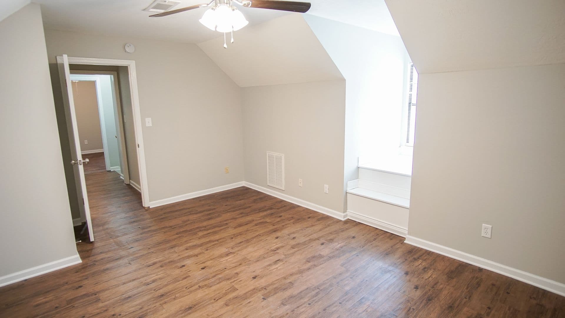 Martinez House: 344 Stagecoach Way