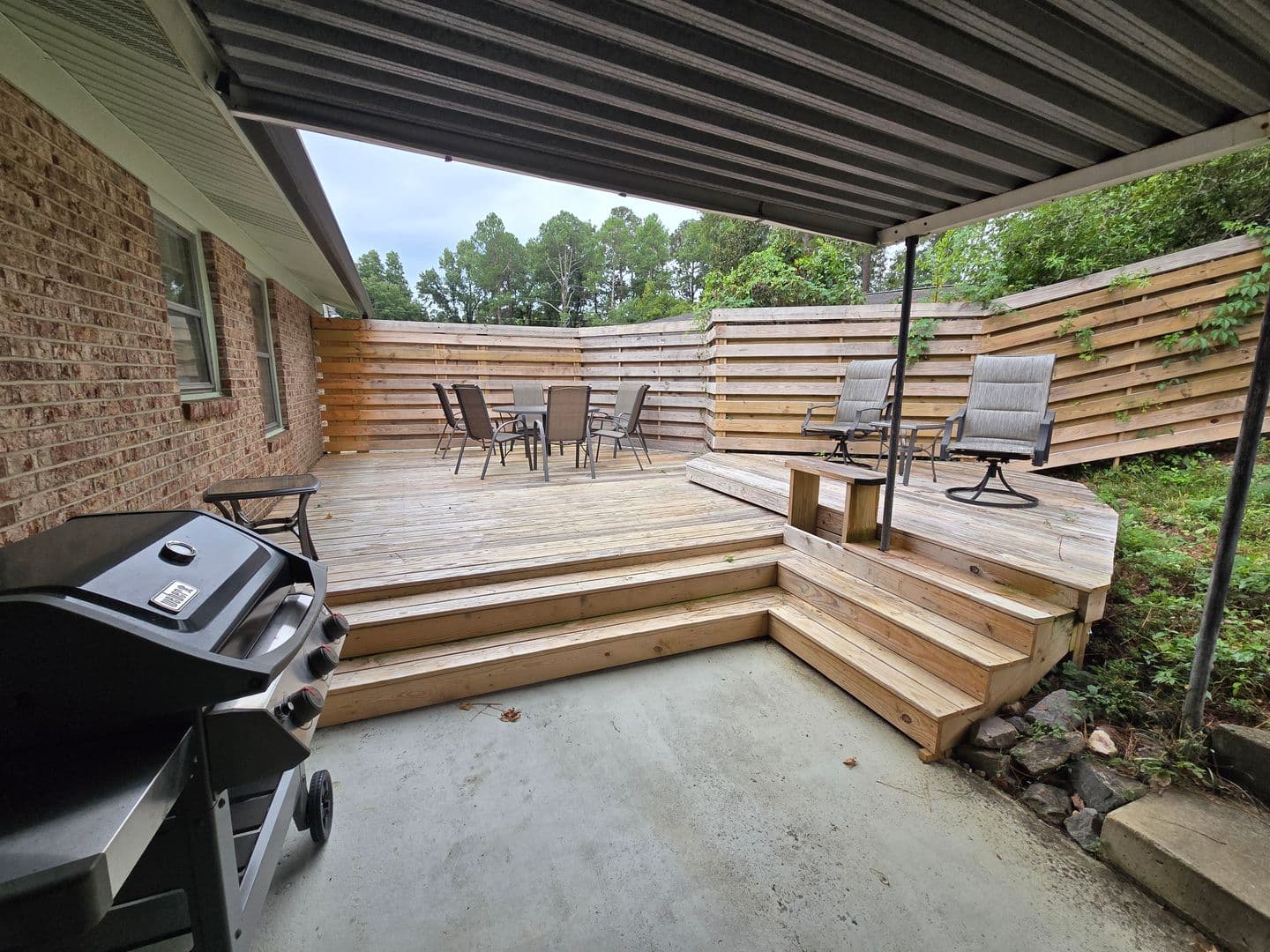 Augusta House: 613 Westbury