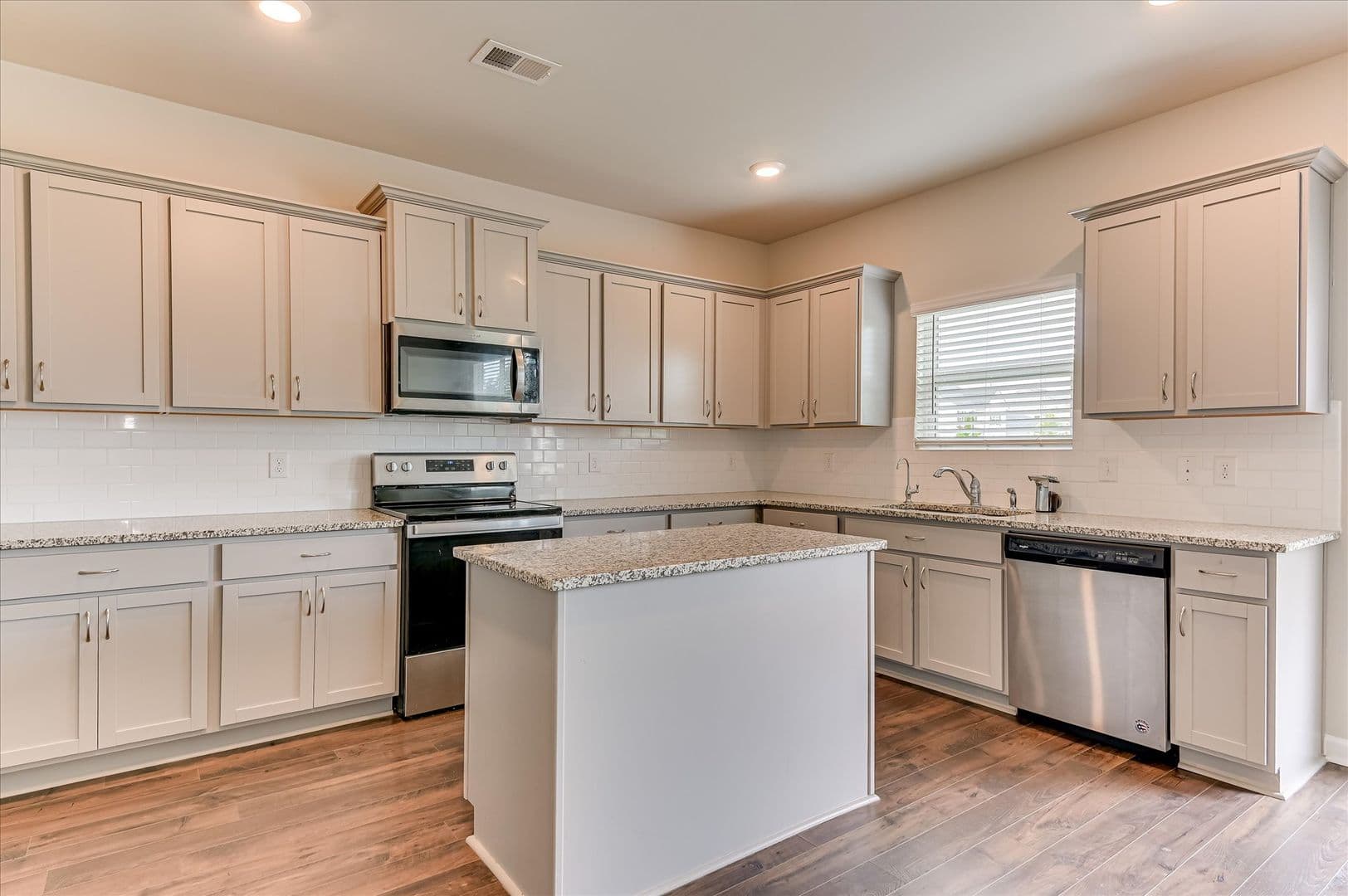 Augusta House: 462 Furlough Dr