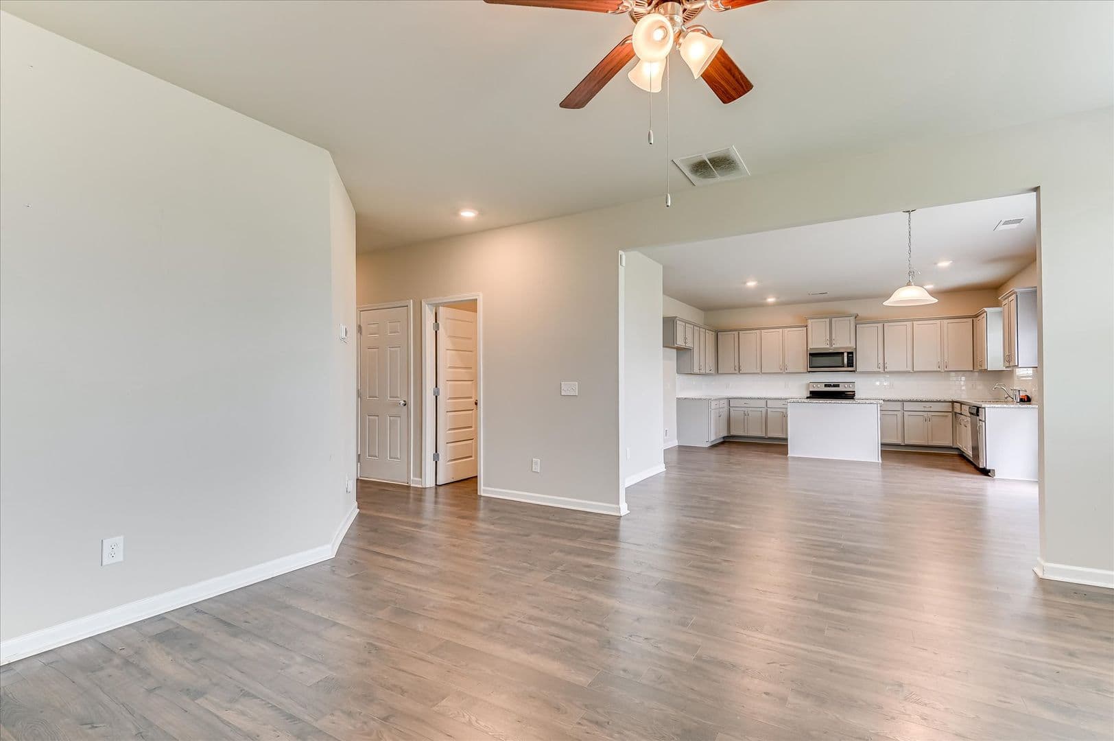 Augusta House: 462 Furlough Dr