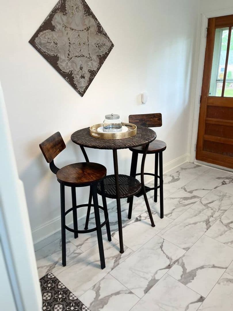 Augusta House: 408 Milledge Rd