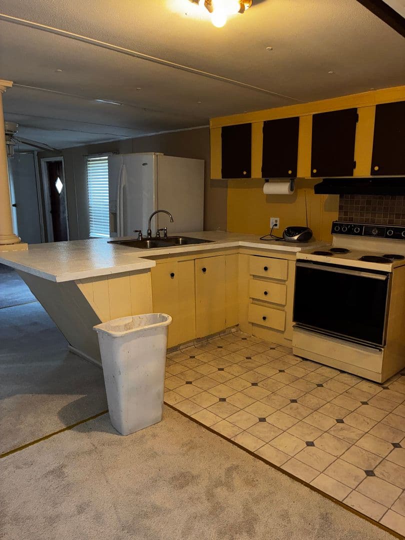 Hephzibah House: 3914 Lake Erie dr