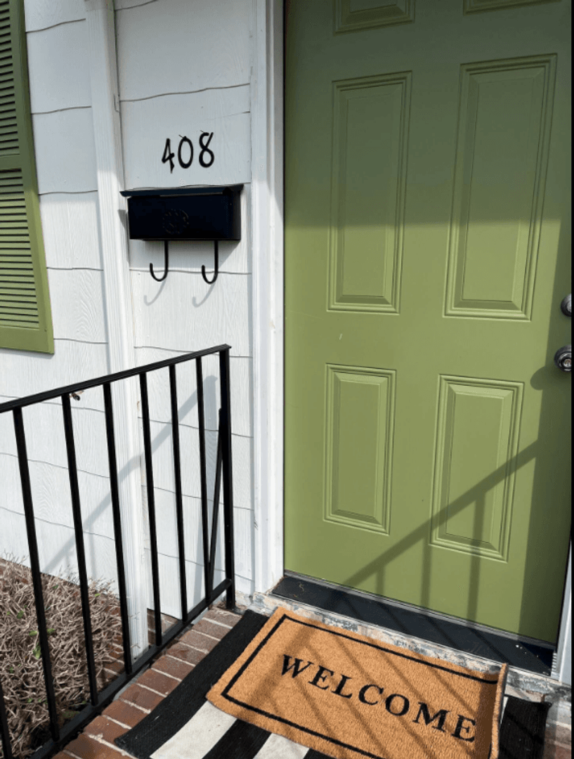 Augusta House: 408 Milledge Rd