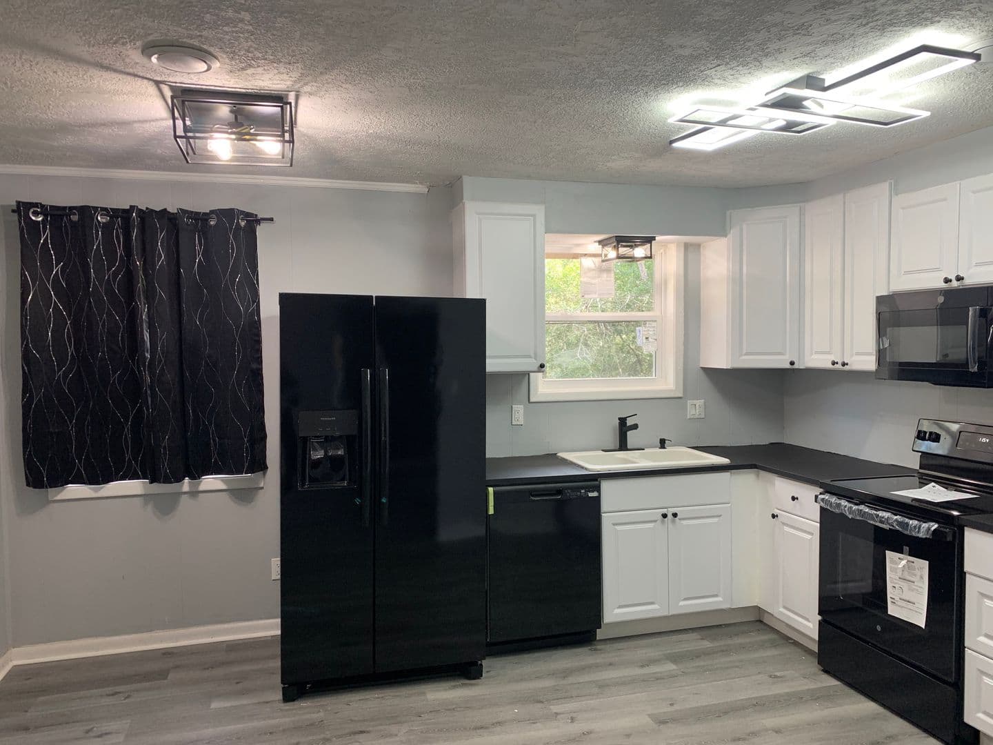Martinez House: 138 Hickory Dr. S Cir