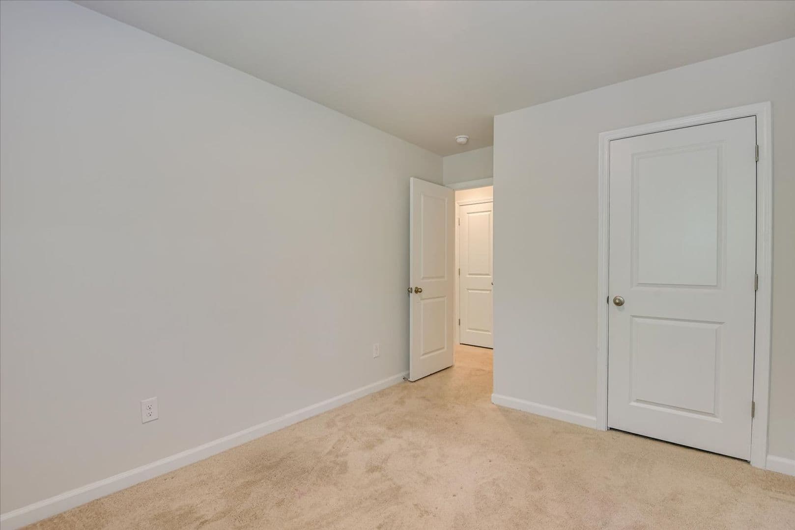Graniteville House: 846 Quaint Parish Circle