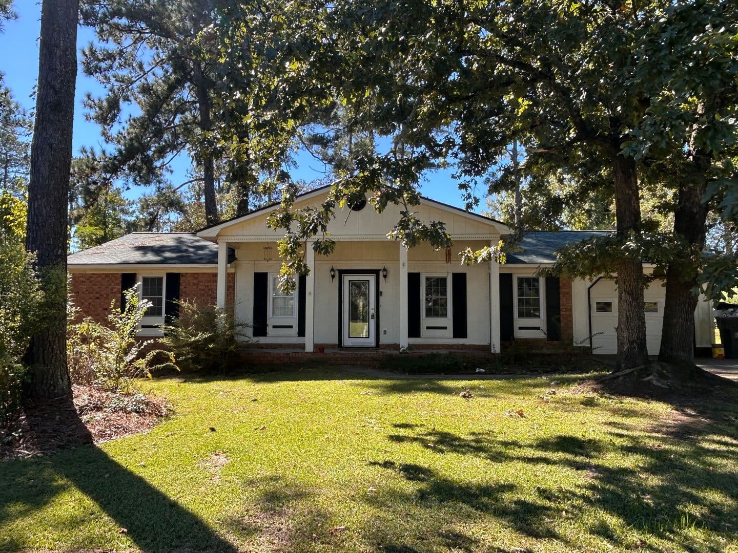 Augusta House: 823 Mitchell Street