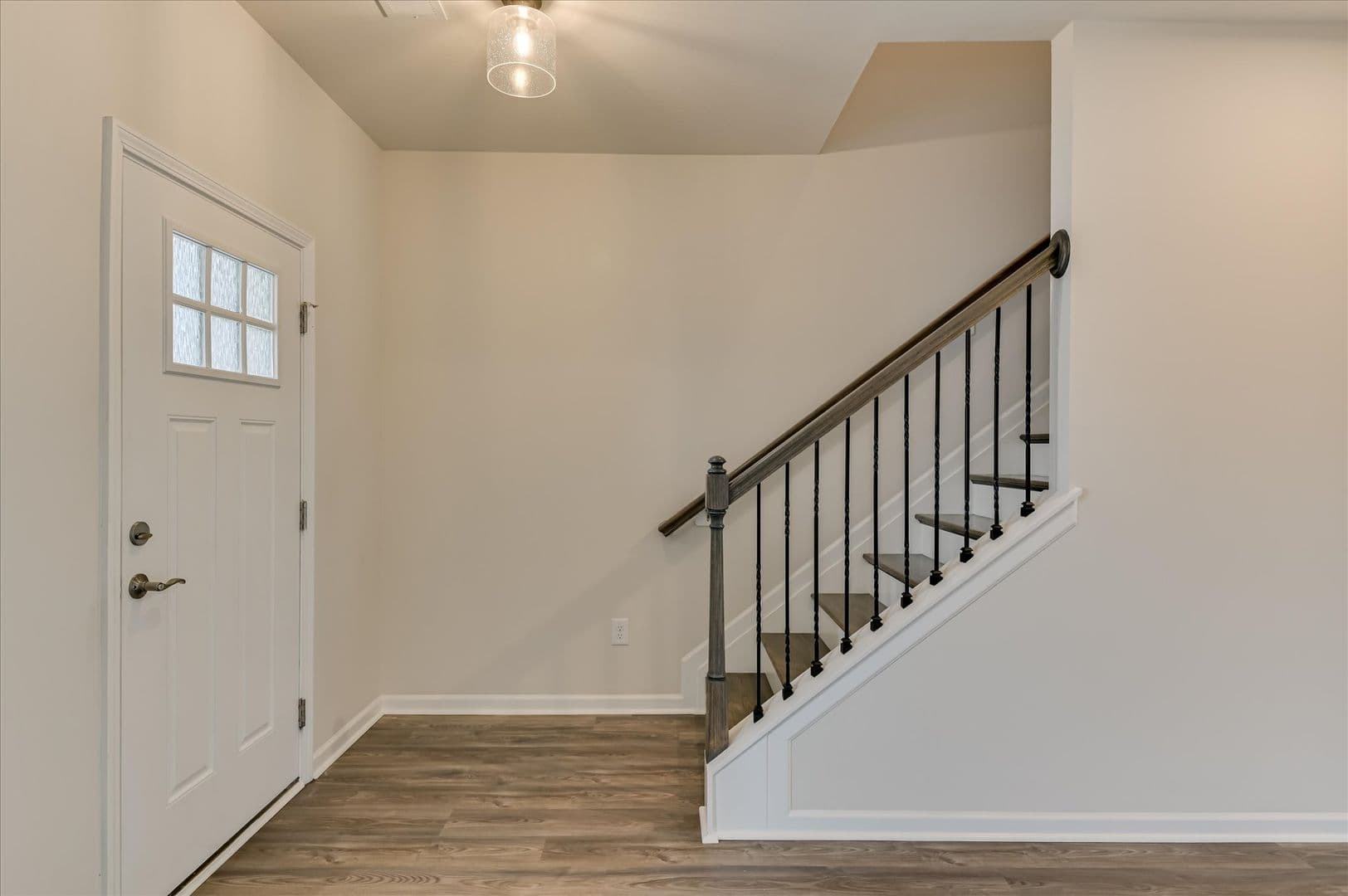 Graniteville House: 6370 Whirlaway Road