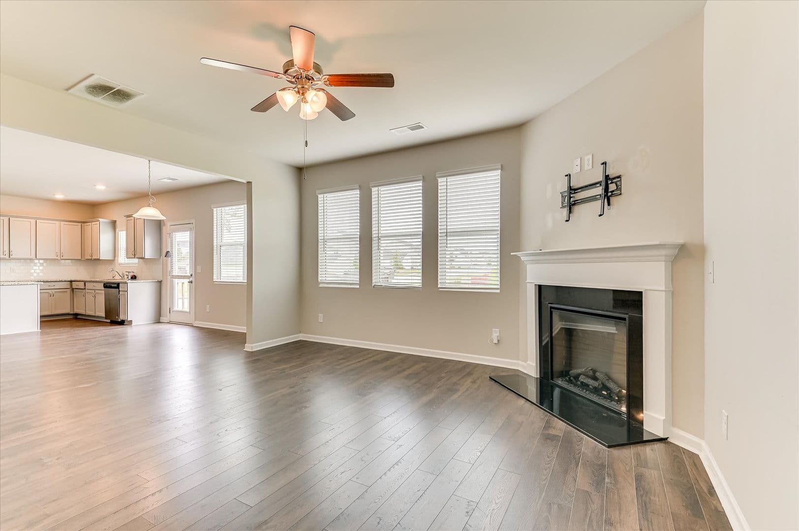 Augusta House: 462 Furlough Dr