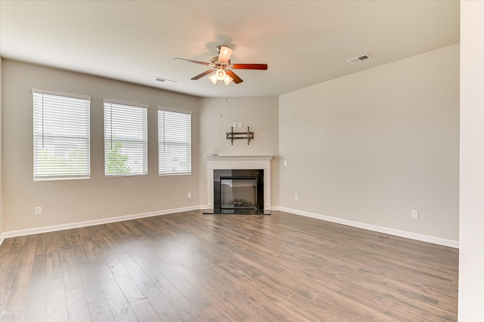 Augusta House: 462 Furlough Dr