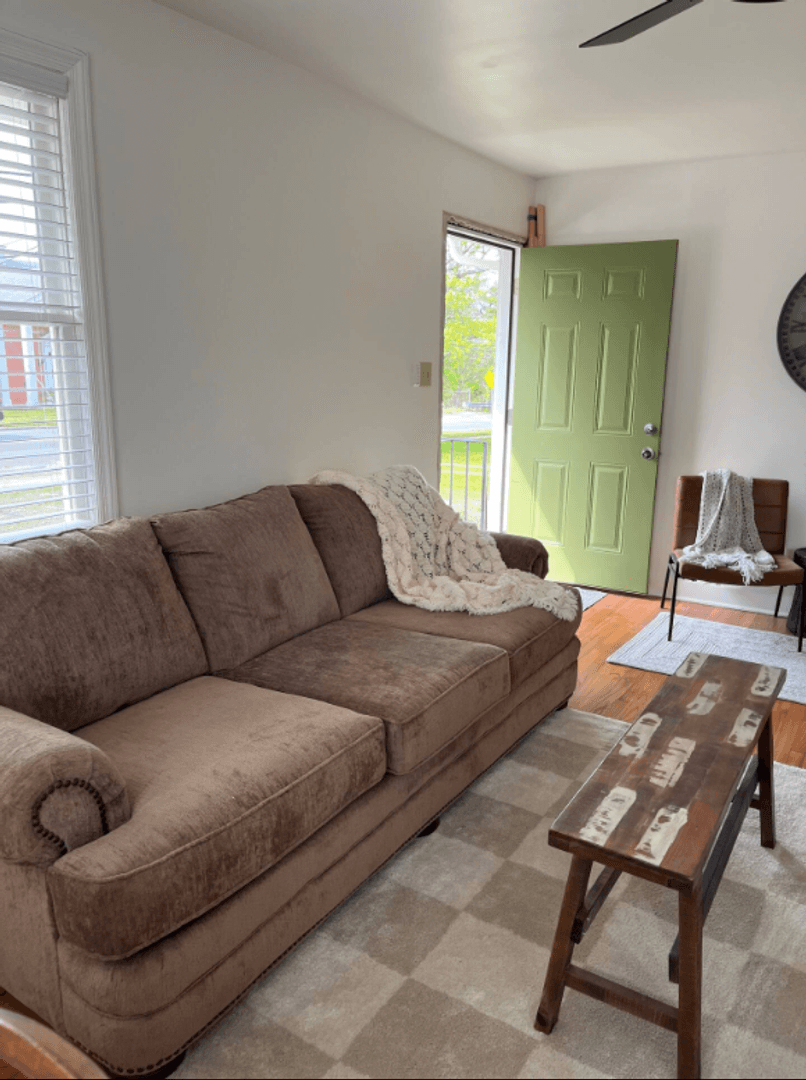 Augusta House: 408 Milledge Rd