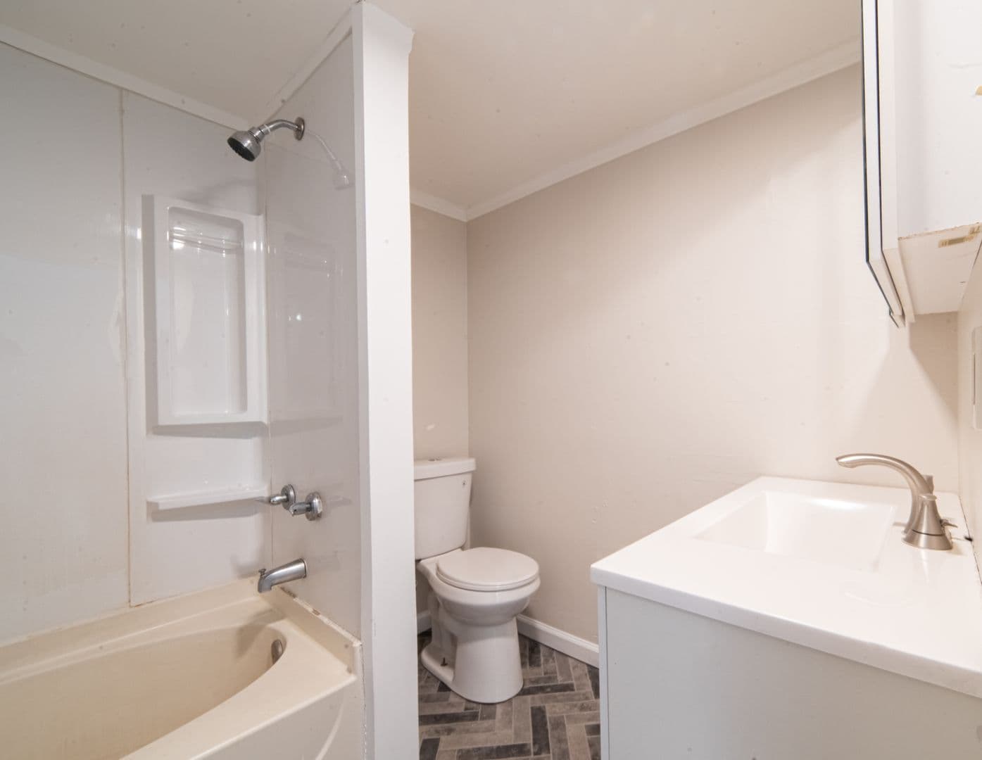 Vineland Apartment: 414-416 W Park Ave