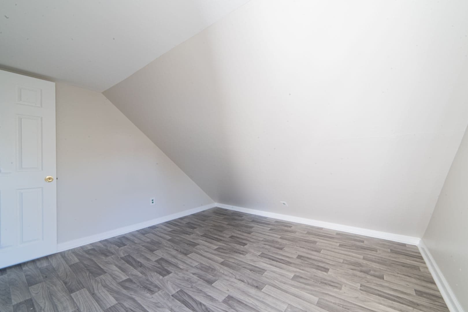 Vineland Apartment: 414-416 W Park Ave