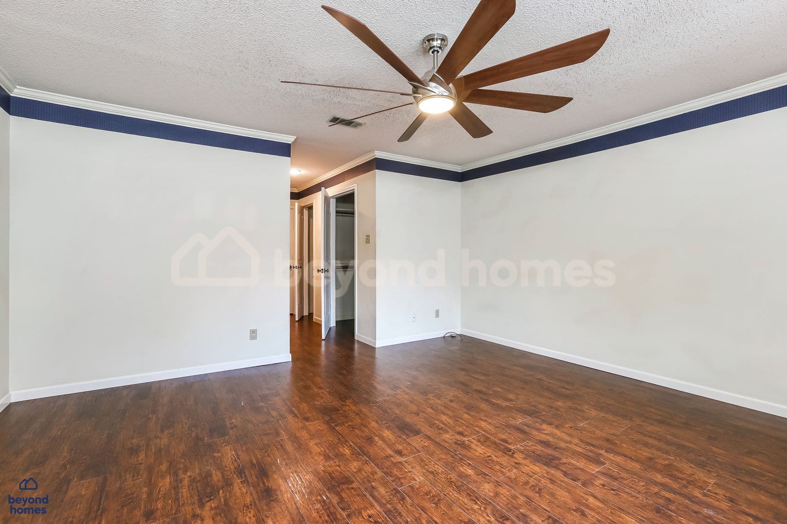 Sherwood House: 125 Jessica Dr