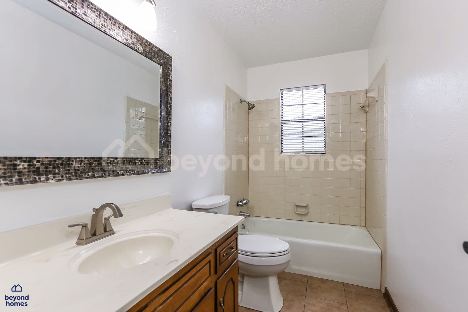 Sherwood House: 125 Jessica Dr